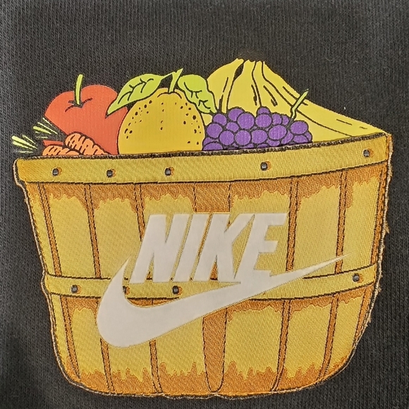 Nike Rare Balance Diet Food Pyramid Crewneck Sweatshirt Size Medium - Picture 2 of 8